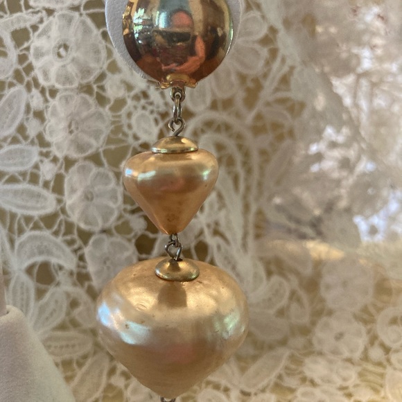 Vintage 1960’s GOLDTONE & Golden Faux Pearls CLIP ON Dangle Earrings 3” ATOMIC - Picture 8 of 11